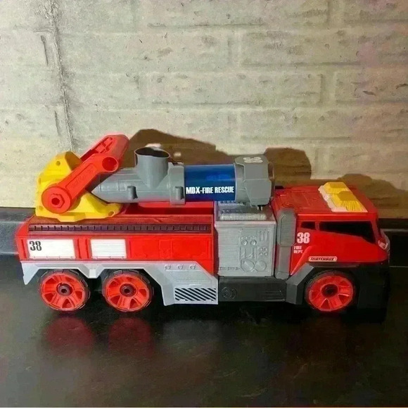 Mattel Matchbox Super Blast Fire Truck MBX 38 Fire Department Rescue VehicleNOTE - Picture 3 of 10